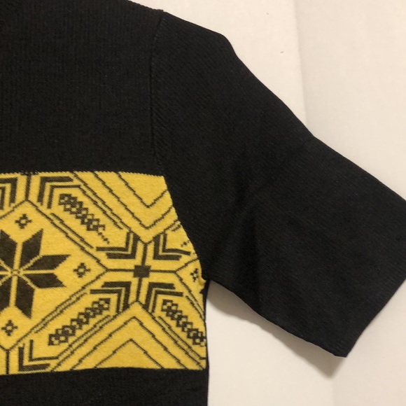 Knitwear tops close neck line - Picture 4 of 4